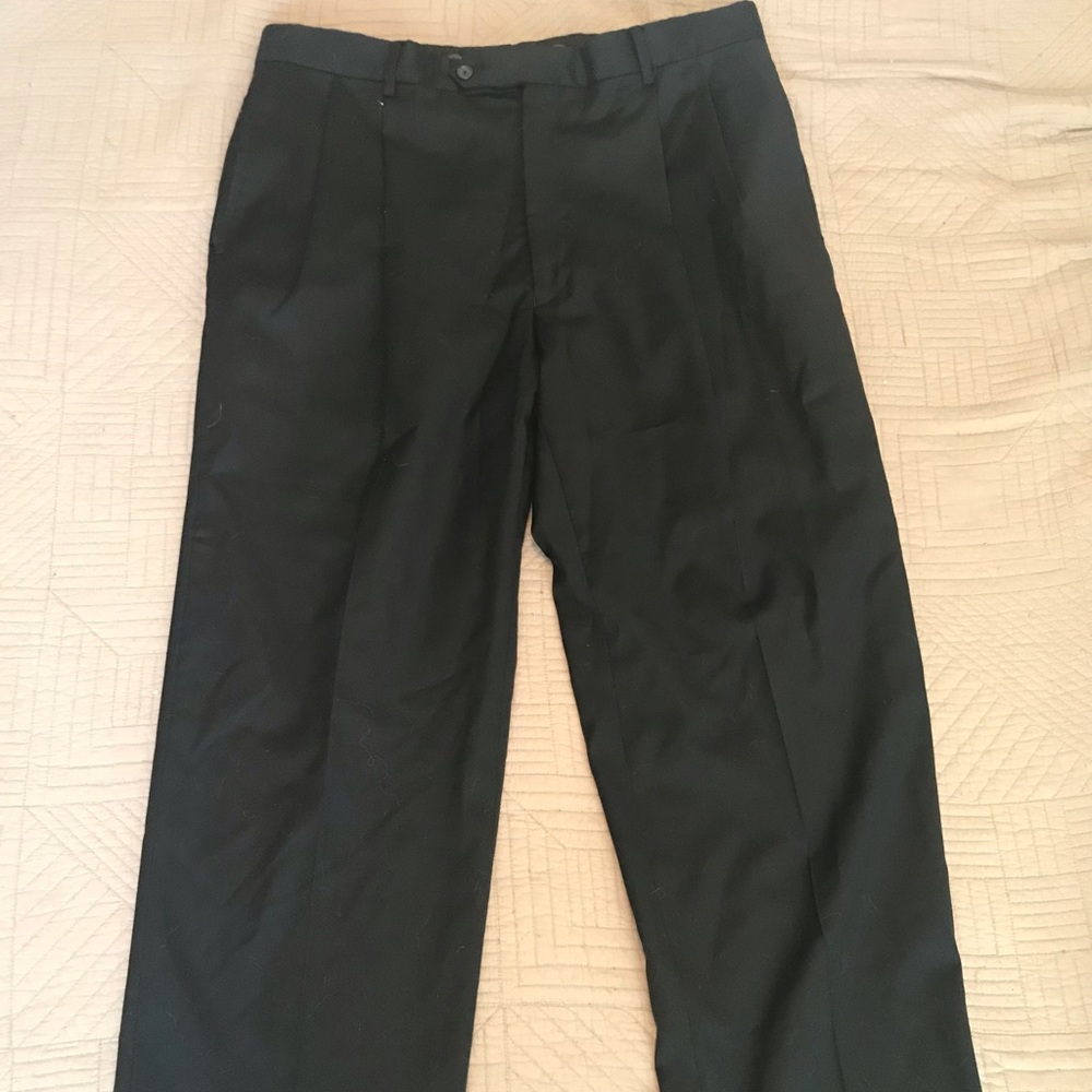 Jos. A. Bank Black Pleated front dress pants. Est. 36x30